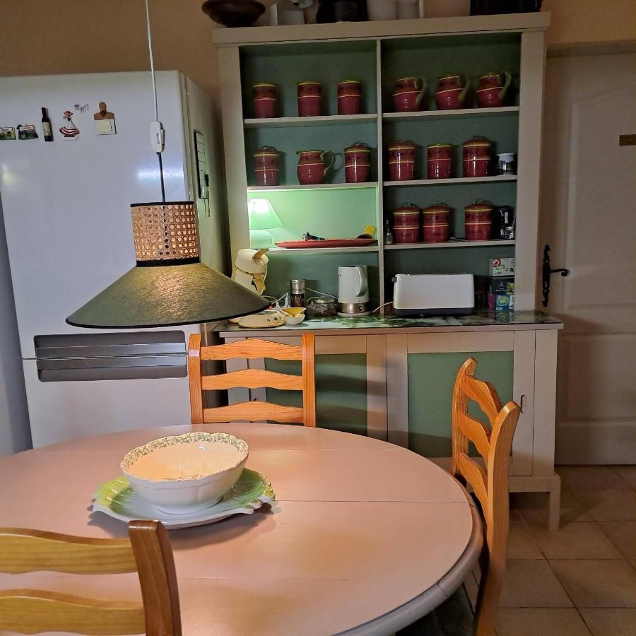 Les Cerises Bed & Breakfast Saint-Saturnin-les-Apt Exterior photo