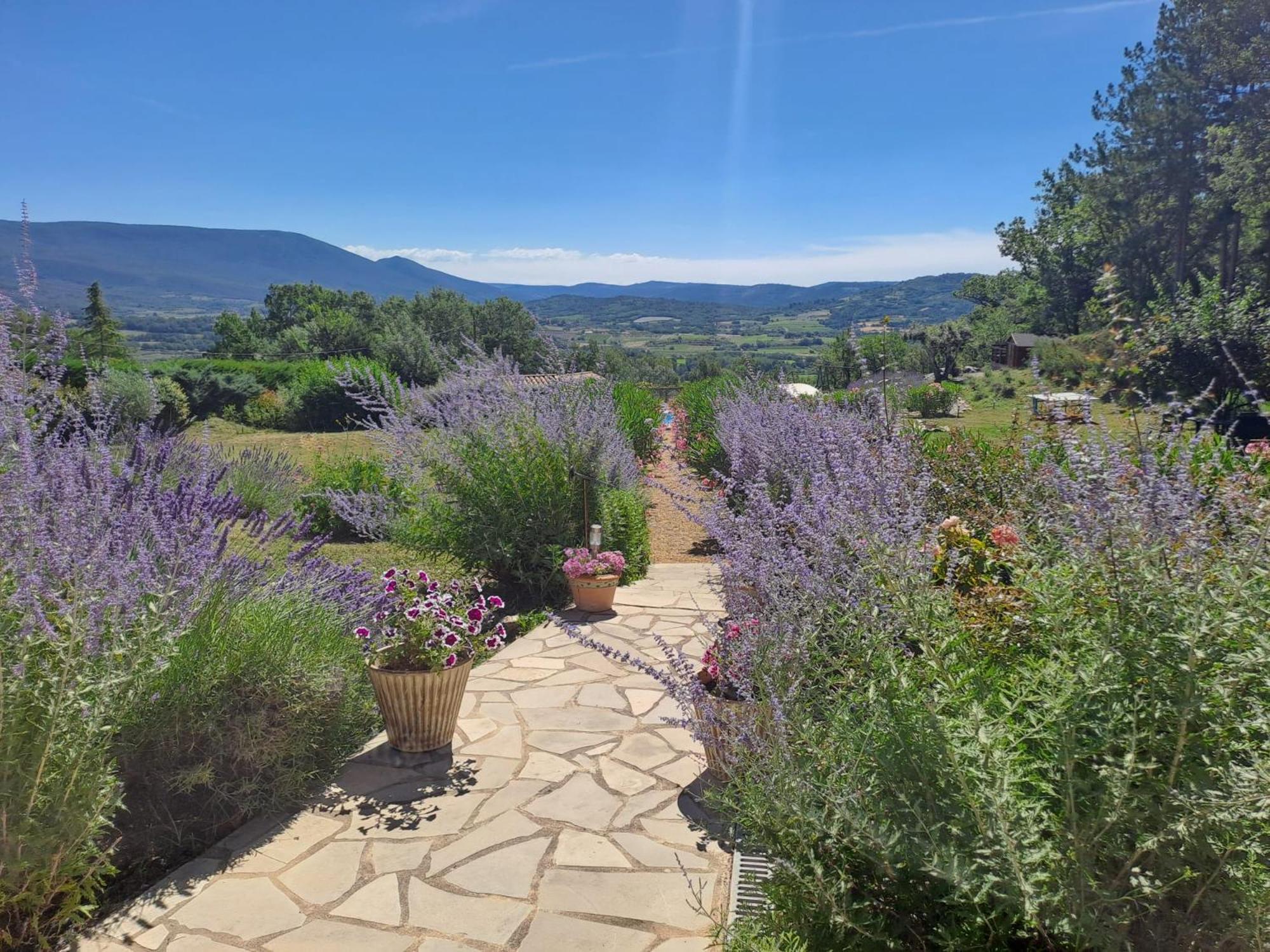 Les Cerises Bed & Breakfast Saint-Saturnin-les-Apt Exterior photo